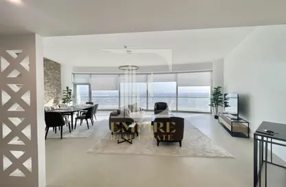Apartment - 2 Bedrooms - 3 Bathrooms for rent in Sanabis - Manama - Capital Governorate