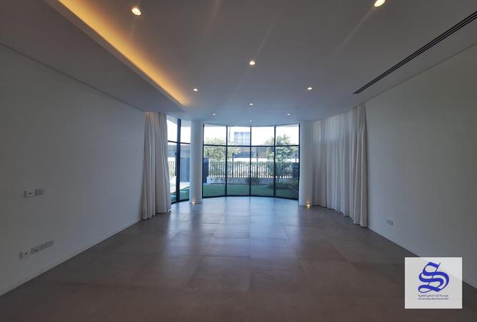 963795 - Property Image 2