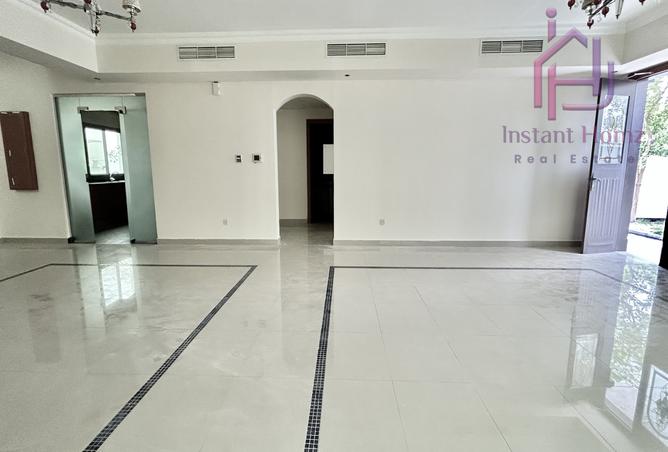 979505 - Property Image 2