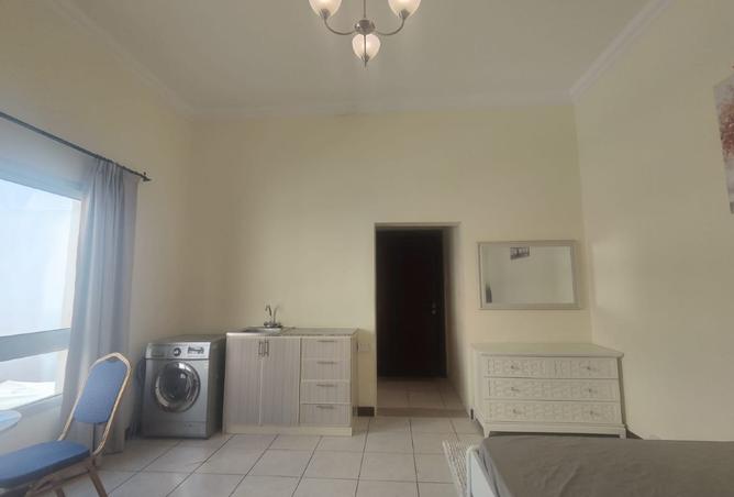 958171 - Property Image 2