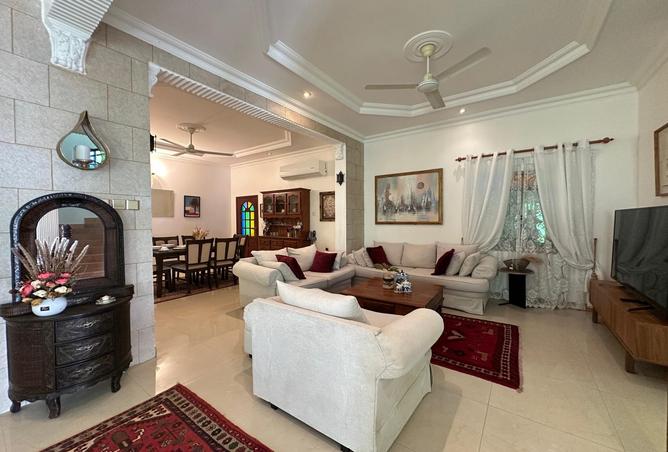 976719 - Property Image 3