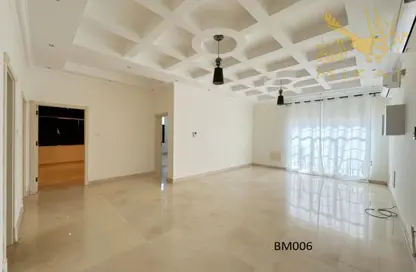 Apartment - 3 Bedrooms - 3 Bathrooms for rent in Busaiteen - Muharraq Governorate