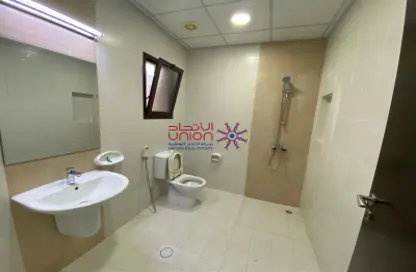 صورة لـ حمام فيلا - 4 غرف نوم - 3 حمامات للايجار في جنوسان - المحافظة الشمالية ، صورة رقم 1