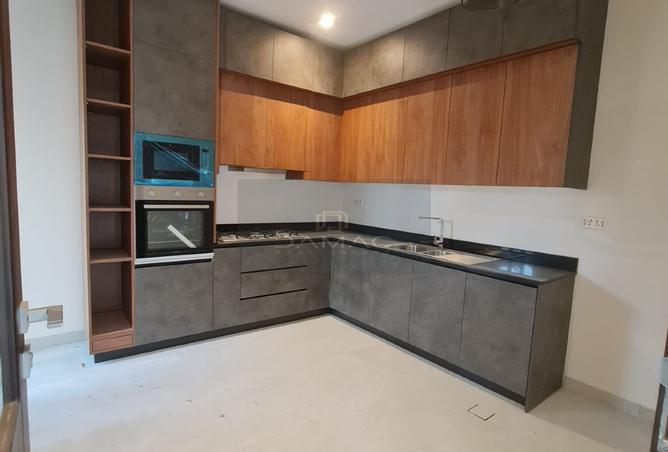 954676 - Property Image 2