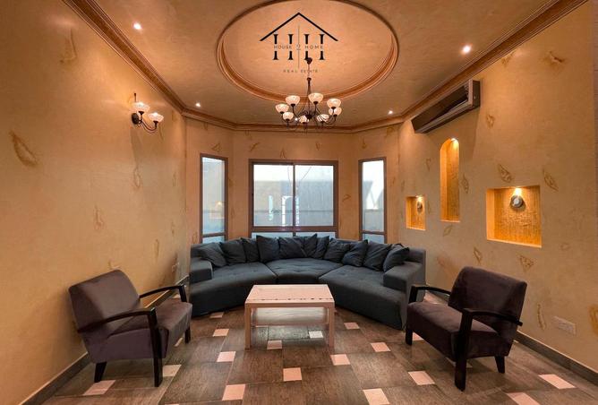 967842 - Property Image 2