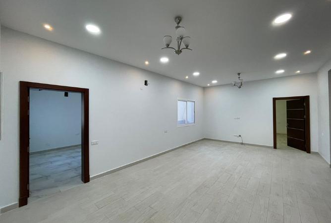 988814 - Property Image 2