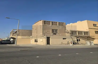 Whole Building - 2 Bedrooms - 2 Bathrooms for sale in Tubli - Central Governorate