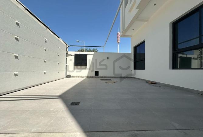 949298 - Property Image 2