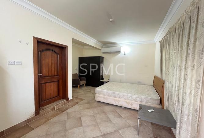 975740 - Property Image 2