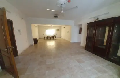 Apartment - 3 Bedrooms - 3 Bathrooms for rent in Zinj - Manama - Capital Governorate