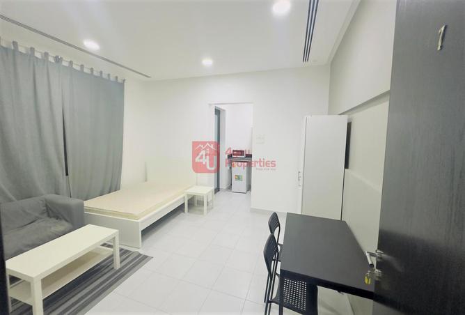 906270 - Property Image 2