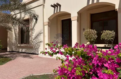 مجمع سكني - 3 غرف نوم - 4 حمامات للايجار في الجنبية - المحافظة الشمالية