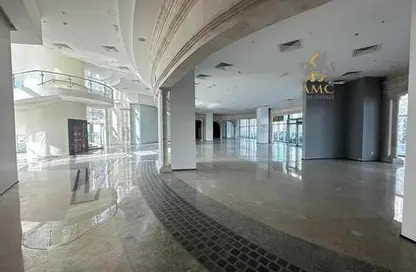 Show Room - Studio - 5 Bathrooms for rent in Seef - Capital Governorate