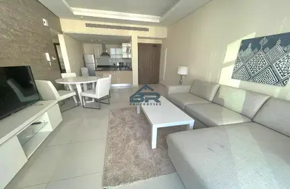 Living / Dining Room image for: Apartment - 1 Bedroom - 2 Bathrooms for rent in Al Juffair - Capital Governorate, Image 1