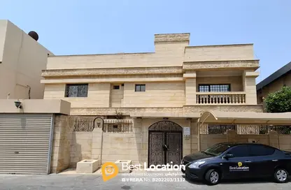 Villa - 6 Bedrooms - 4 Bathrooms for sale in Zinj - Manama - Capital Governorate