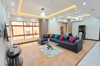 Apartment - 2 Bedrooms - 2 Bathrooms for rent in Diplomatic Area - Manama - Capital Governorate