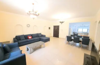 Apartment - 2 Bedrooms - 2 Bathrooms for rent in Al Juffair - Capital Governorate