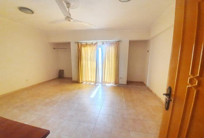957034 - Property Image 2