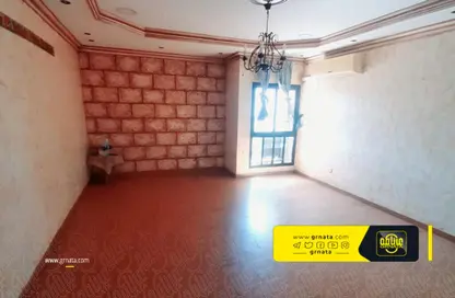 Empty Room image for: Apartment - 3 Bedrooms - 3 Bathrooms for sale in Isa Town - Central Governorate, Image 1