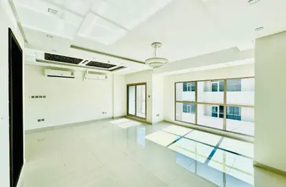 Apartment - 2 Bedrooms - 3 Bathrooms for rent in Hidd - Muharraq Governorate
