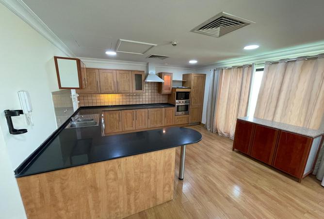 956054 - Property Image 2