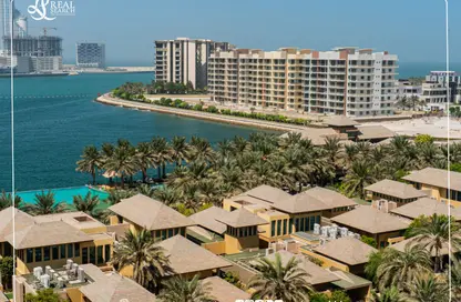 Apartment - 4 Bedrooms - 6 Bathrooms for rent in Reef Island - Capital Governorate