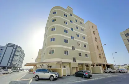 عمارة بالكامل - 3 غرف نوم - 3 حمامات للبيع في الحد - المحرق