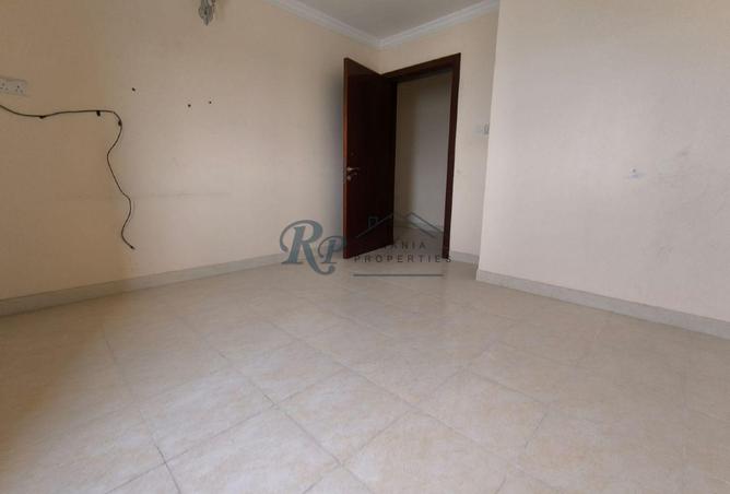981725 - Property Image 2