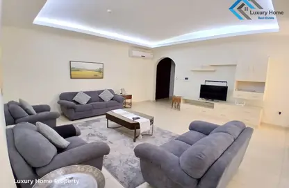 Apartment - 3 Bedrooms - 3 Bathrooms for rent in Busaiteen - Muharraq Governorate