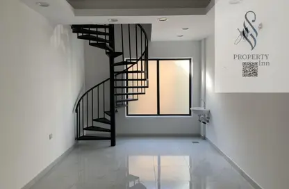 Shop - Studio for rent in Manama Souq - Manama - Capital Governorate