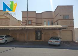 فيلا - 6 غرف نوم - 7 حمامات للبيع في مدينة حمد - المحافظة الشمالية