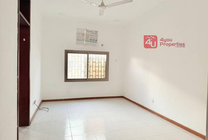 966077 - Property Image 2