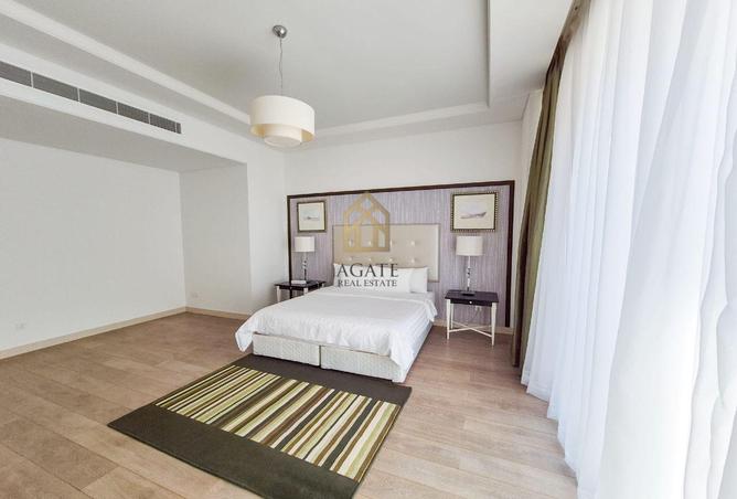 992163 - Property Image 3