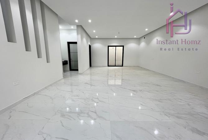 954491 - Property Image 2
