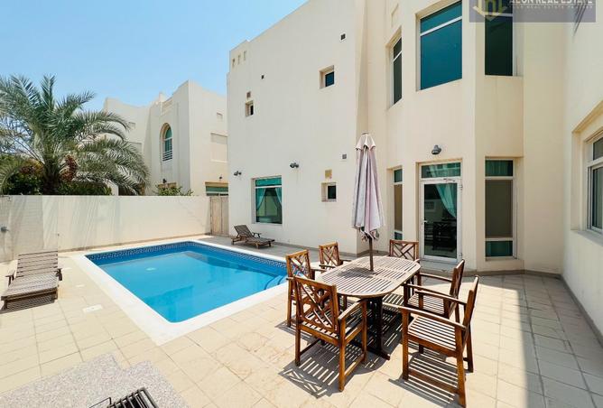 979911 - Property Image 2