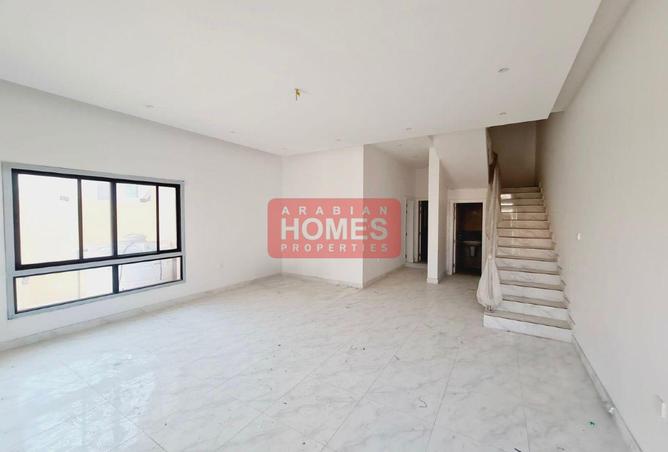 967187 - Property Image 2