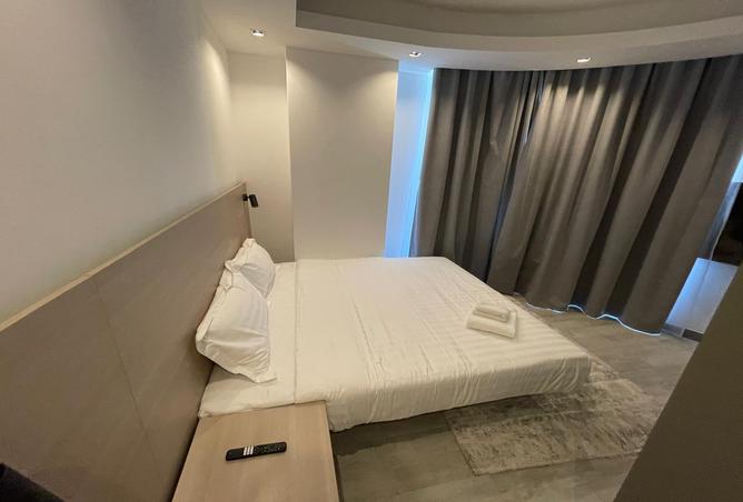 956414 - Property Image 2