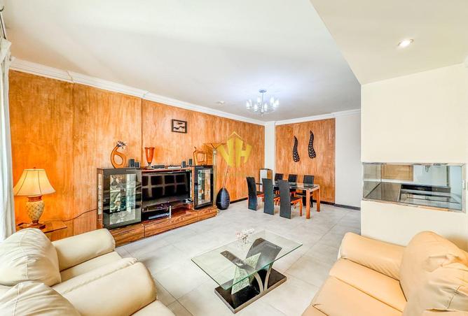 983795 - Property Image 2