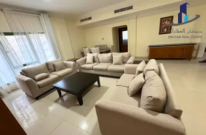 Apartment - 3 Bedrooms - 3 Bathrooms for rent in Al Juffair - Capital Governorate