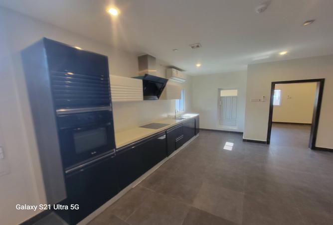 980943 - Property Image 2