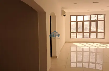 Office Space - Studio - 2 Bathrooms for rent in Karbabad - Manama - Capital Governorate
