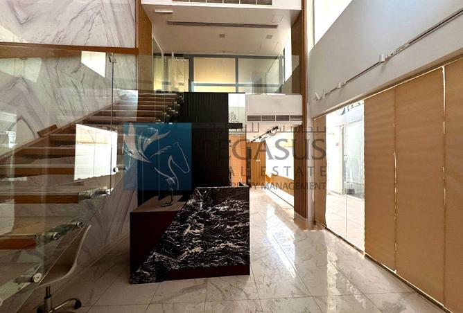 951077 - Property Image 2