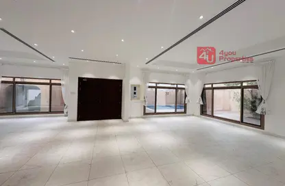 Villa - 4 Bedrooms - 4 Bathrooms for rent in Shakhura - Northern Governorate