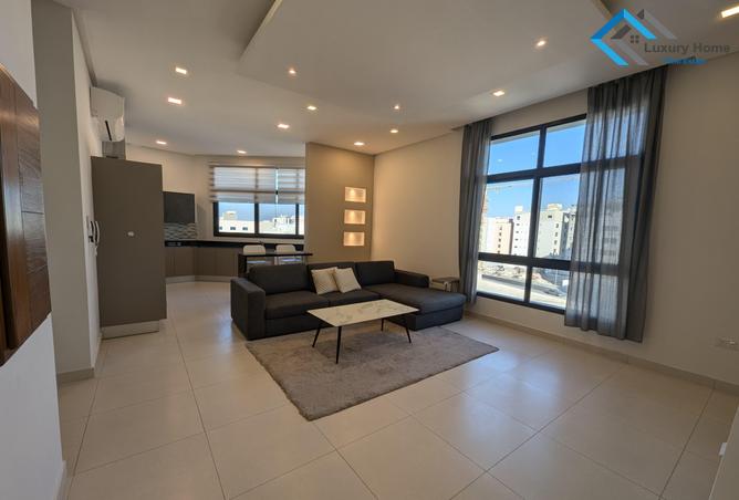870265 - Property Image 2