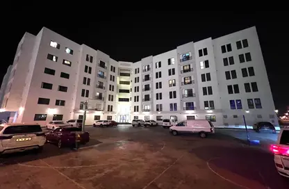 عمارة بالكامل - 8 غرف نوم - 8 حمامات للبيع في ديار المحرق - المحرق