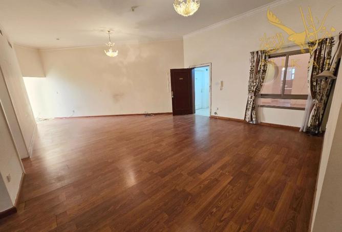 972895 - Property Image 2