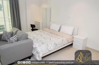 Room / Bedroom image for: Apartment - 1 Bathroom for sale in Busaiteen - Muharraq Governorate, Image 1
