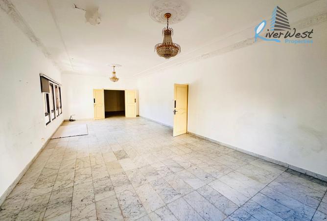 956742 - Property Image 2