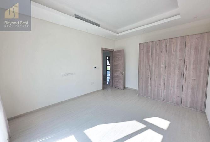 984386 - Property Image 2