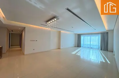 Apartment - 3 Bedrooms - 5 Bathrooms for rent in Reef Island - Capital Governorate Apartment - 3 Bedrooms - 5 Bathrooms for rent in Reef Island - Capital Governorate